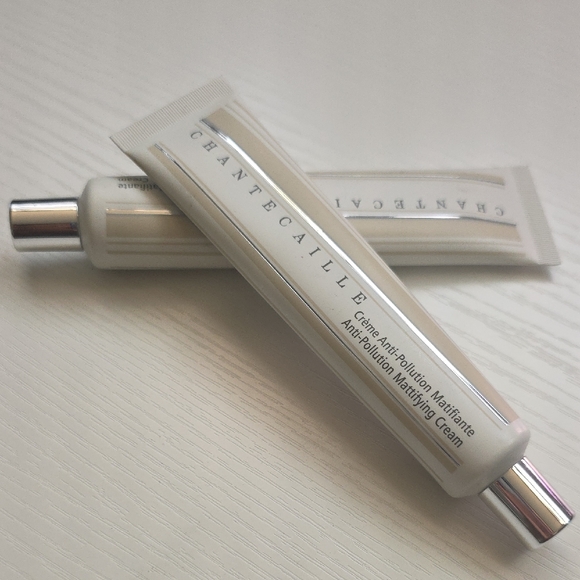 Chantecaille Anti-Pollution Mattifying Cream - Picture 1 of 3